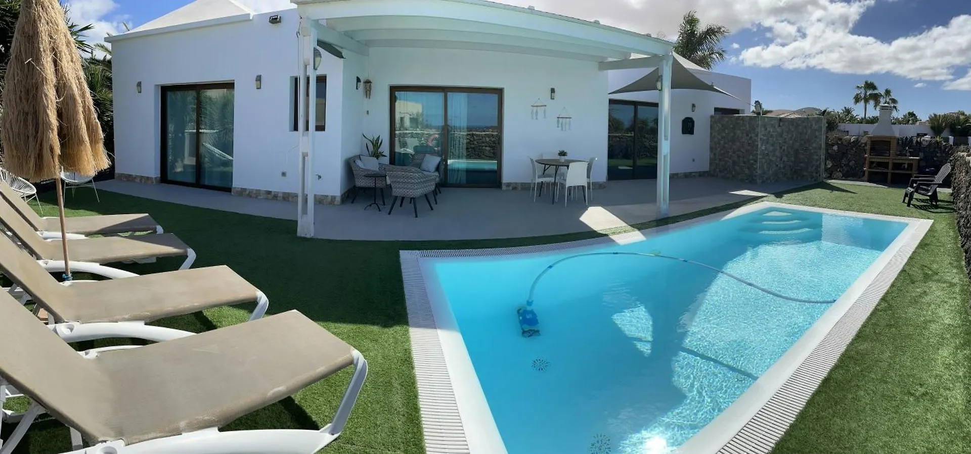 Seaside Villa In El Roque location
